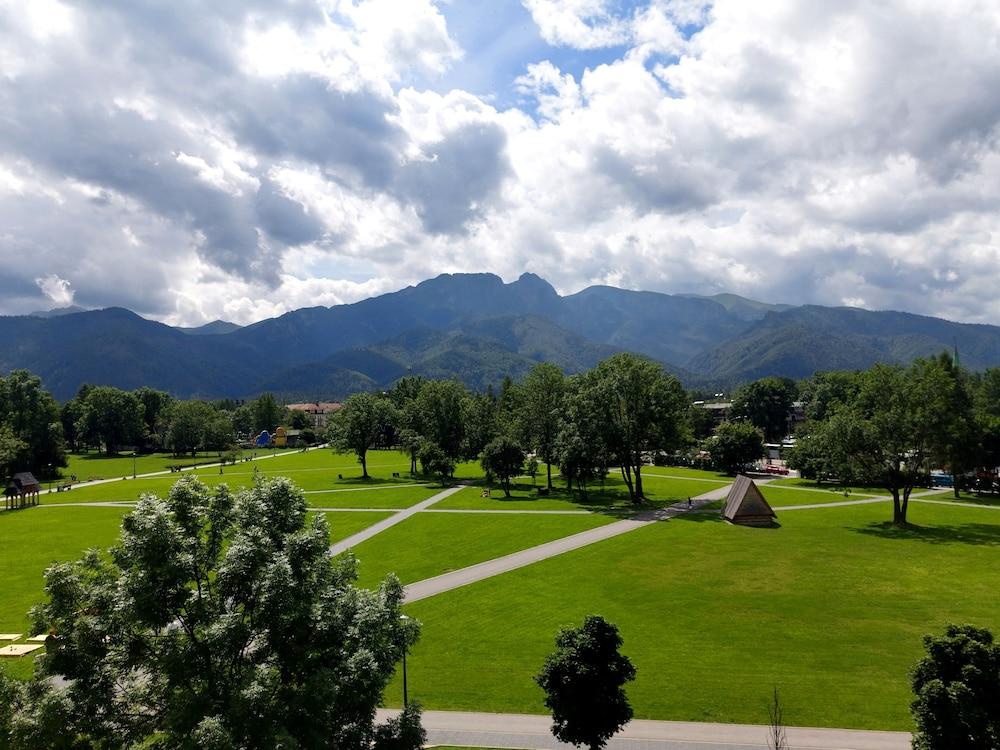 Helios 300m Od Krupowek Nowy Basen Od 12 Lipca 2* Zakopane