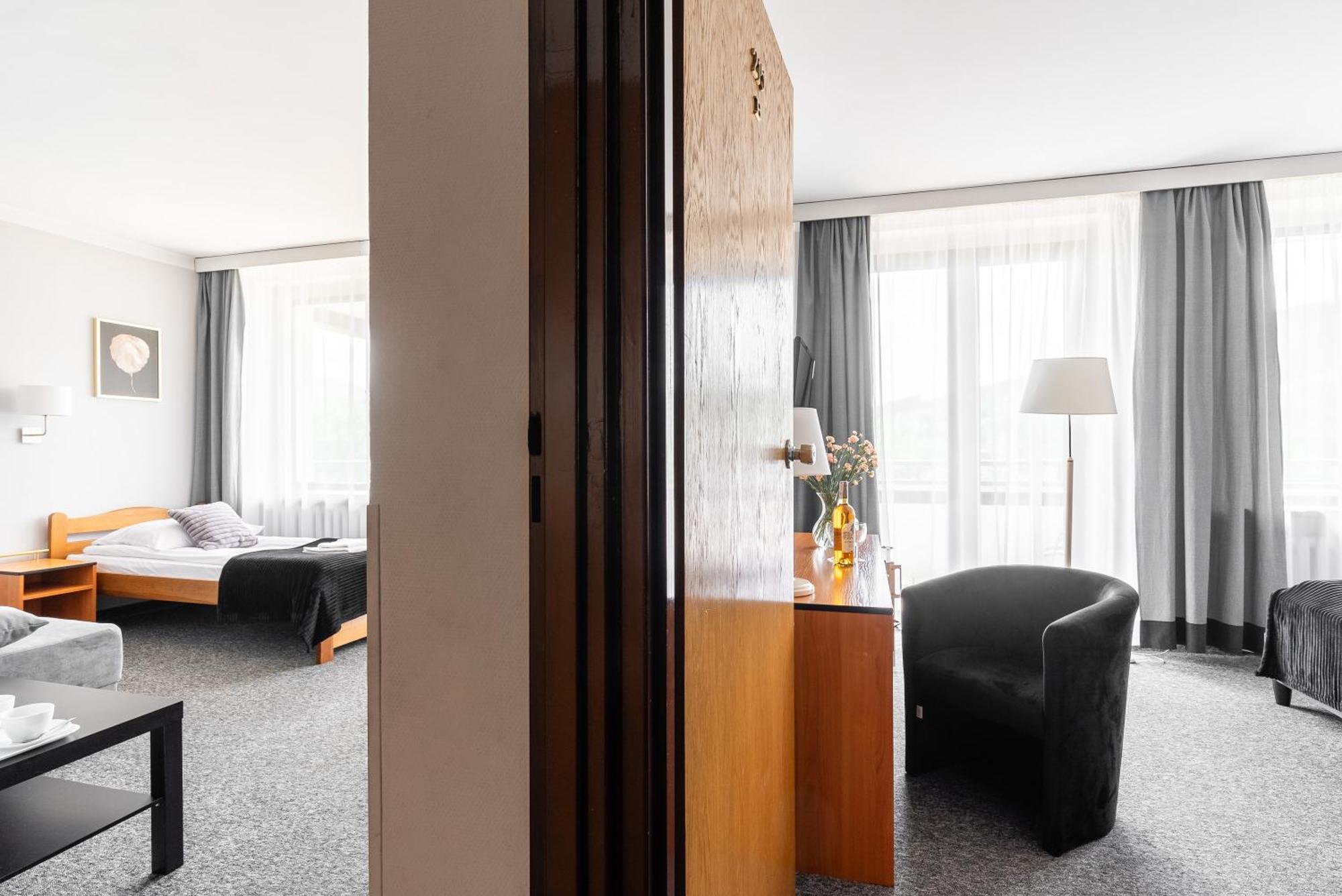 Helios 300m Od Krupowek Nowy Basen Od 12 Lipca Hotel